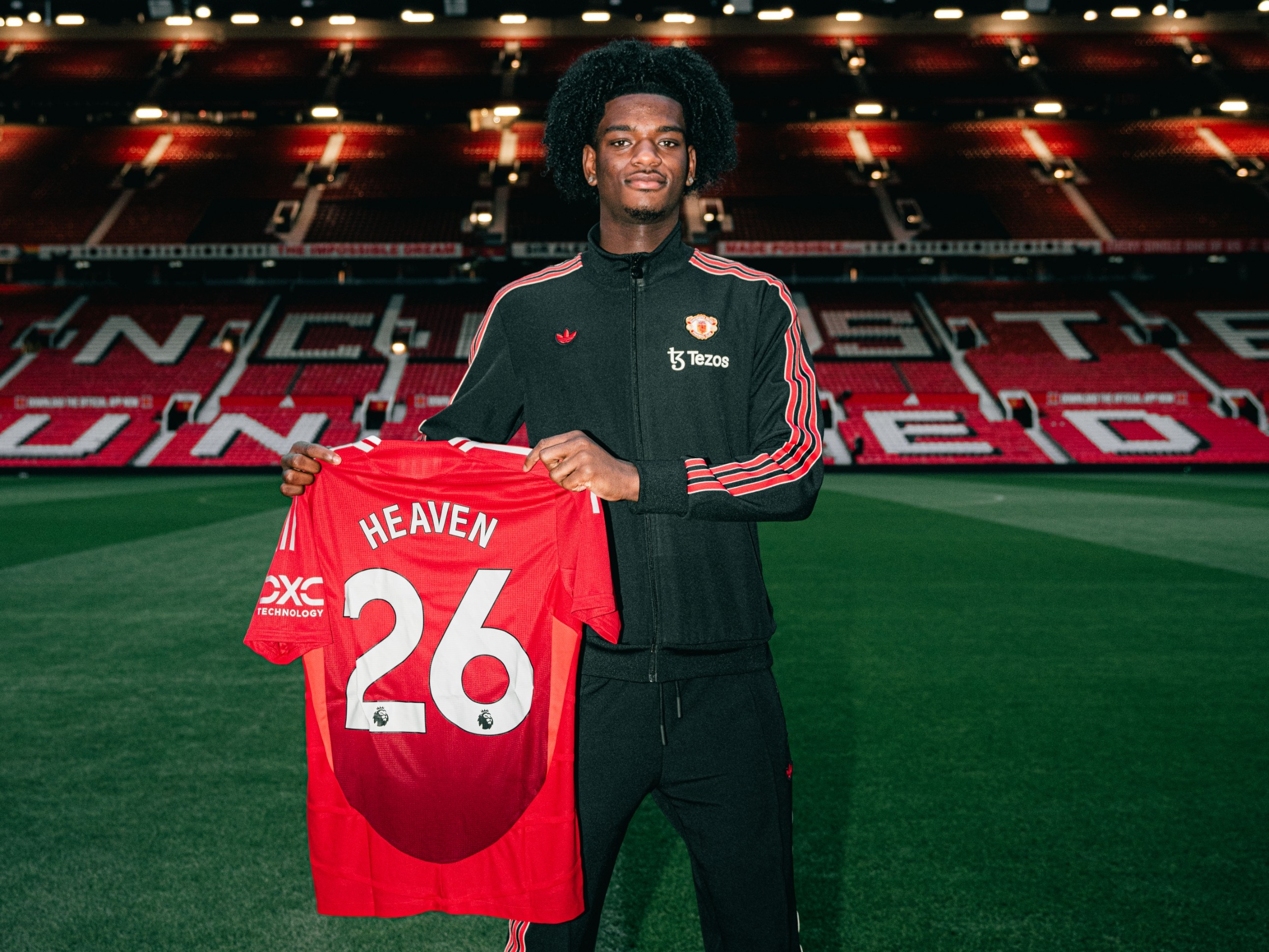  18歲后衛(wèi)海文替補(bǔ)登場(chǎng)迎來(lái)曼聯(lián)首秀，冬窗150萬(wàn)鎊從阿森納引進(jìn)