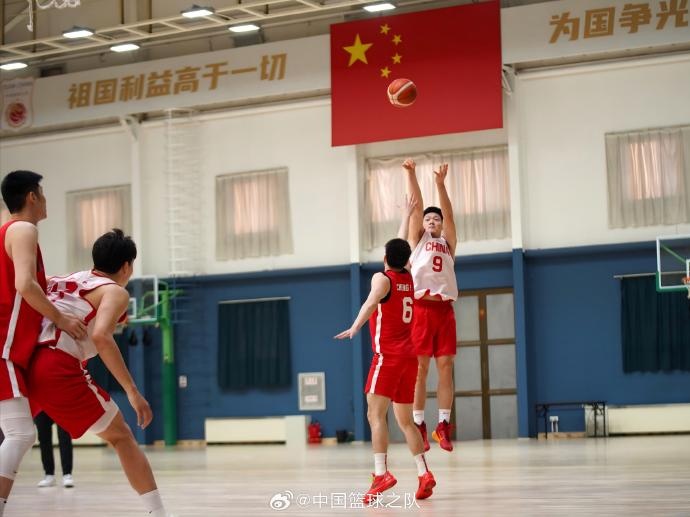  對抗訓練繼續(xù)！中國男籃最新訓練圖集新鮮出爐