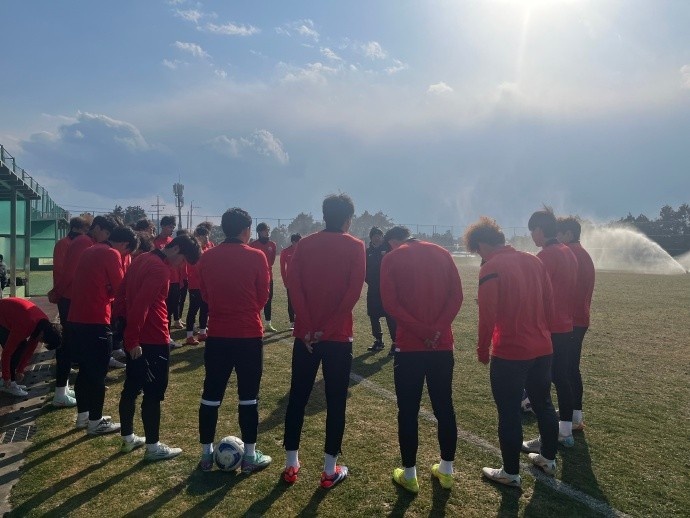  濟(jì)州島拉練首戰(zhàn)，上海海港B隊(duì)1-1戰(zhàn)平韓國(guó)建國(guó)大學(xué)