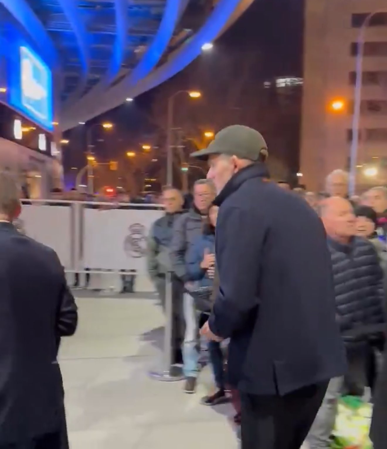  焦點(diǎn)大戰(zhàn)！圖赫爾和斯卡洛尼現(xiàn)身伯納烏，前來觀戰(zhàn)馬德里德比