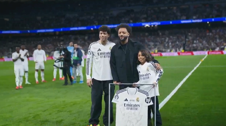  致敬傳奇！皇馬為馬塞洛舉行告別儀式，全隊(duì)和球迷送上掌聲