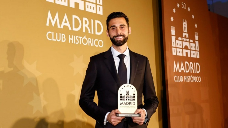  官方：因建隊(duì)超100年，皇馬被市議會授予歷史俱樂部金獎稱號