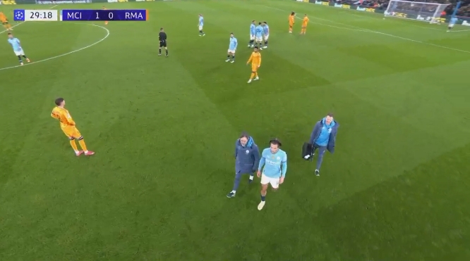  格拉利什第30分鐘傷退，福登登場