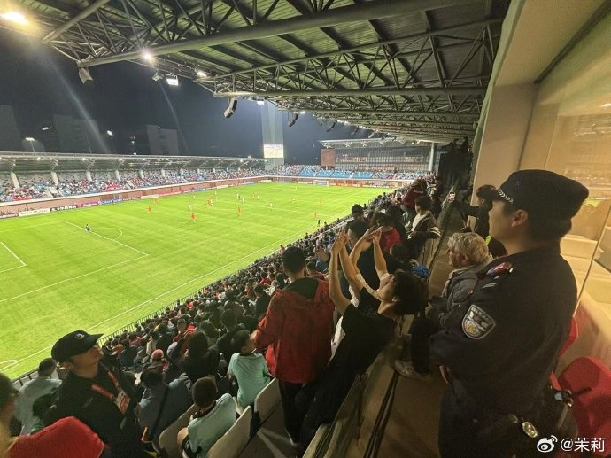  前國足主帥米盧現(xiàn)身球場，觀看U20國足vs卡塔爾U20