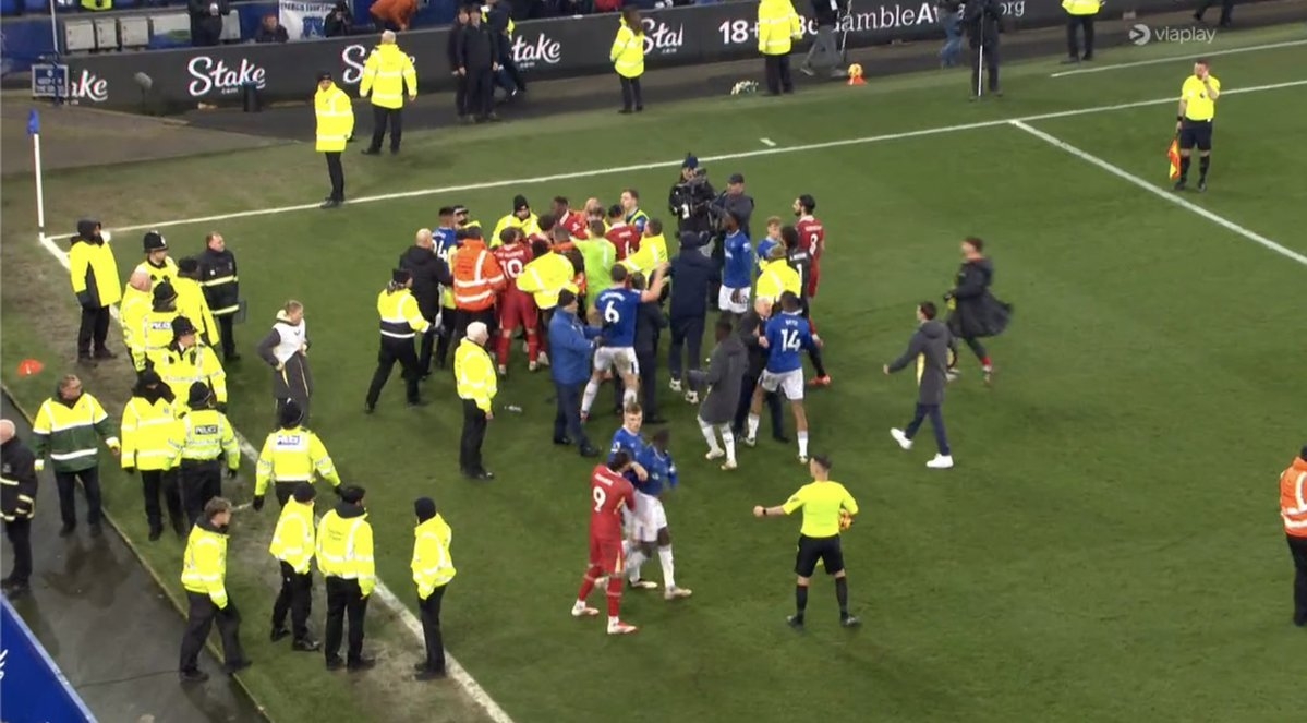  德比遭絕平！紅軍球迷：制造爭(zhēng)冠懸念很正常，但不用擔(dān)心阿森納