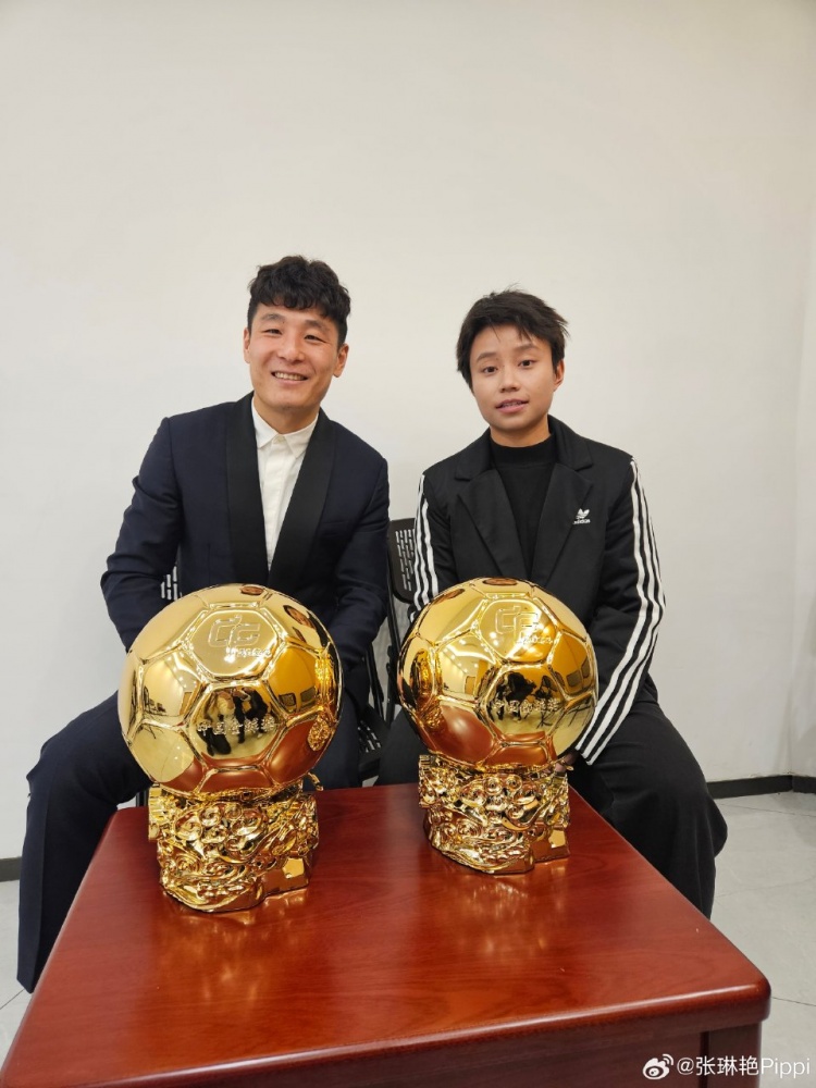  張琳艷社媒曬與武磊合照：感謝、榮幸、幸運(yùn)，祝磊哥早日康復(fù)