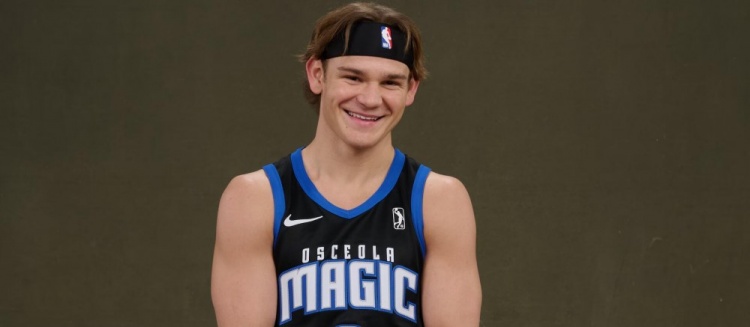  很強(qiáng)！麥克朗本季在G聯(lián)盟場(chǎng)均24.5分4.3板6.1助 投籃命中率51.9%