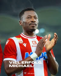  喀麥隆籍球員邁克爾-舍庫瓦轉(zhuǎn)會梅州客家，今年28歲、司職前鋒