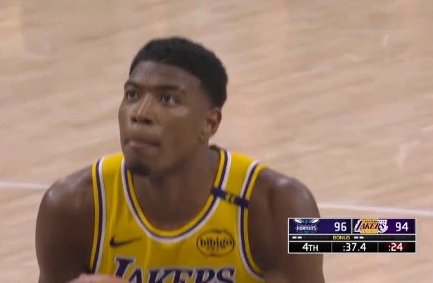  37秒落后兩分！八村塁籃下被犯規(guī)兩罰不中 回頭鮑爾打進領(lǐng)先4分