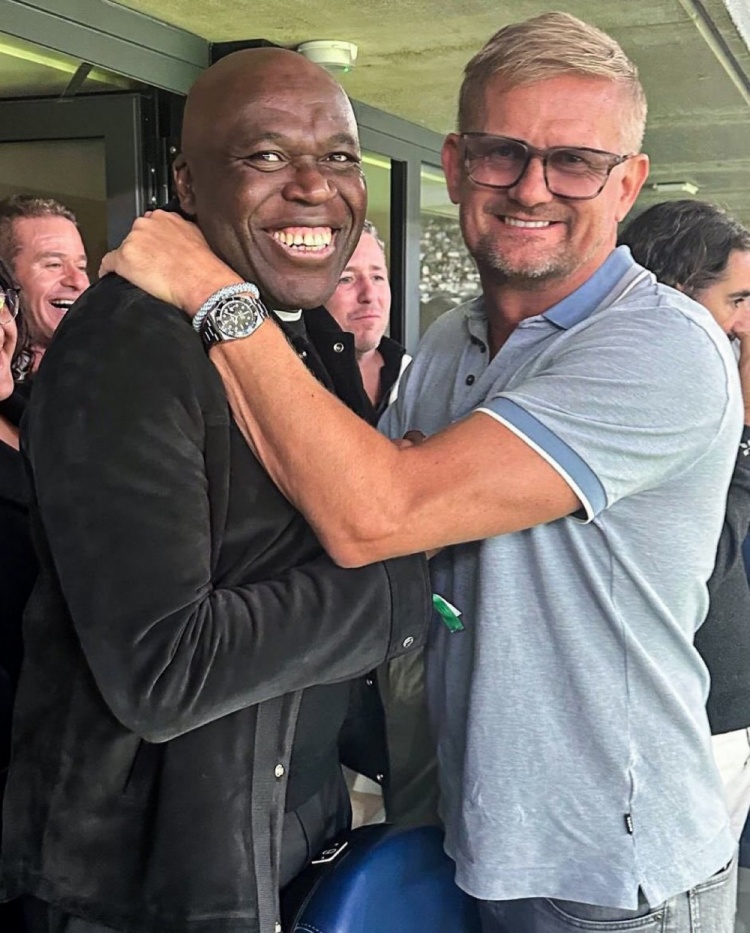  姆巴佩和哈蘭德的父親都在伯納烏觀看比賽，兩人親切合影