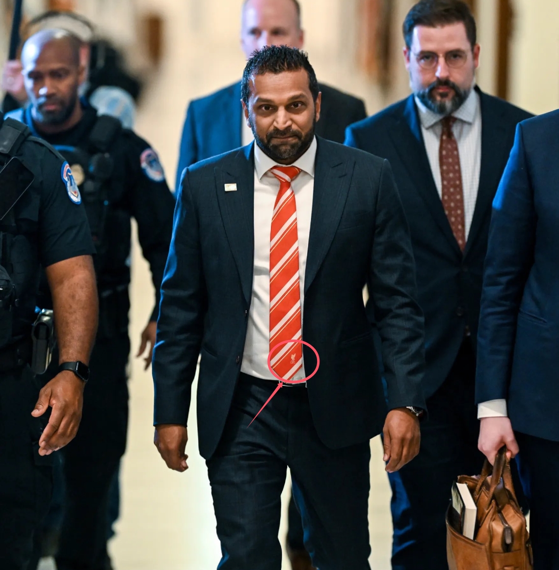  紅軍球迷？美國(guó)新任聯(lián)邦調(diào)查局局長(zhǎng)佩戴了一條利物浦主題領(lǐng)帶