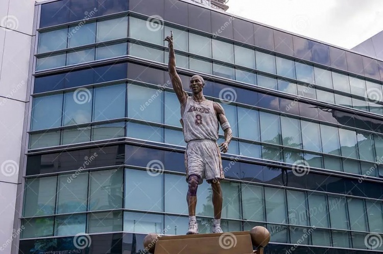  為科比立雕像？川普如是說