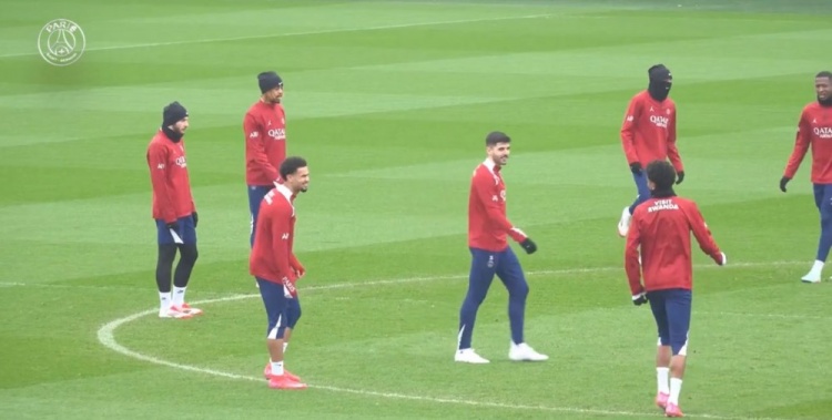  RMC：巴黎法國(guó)杯1/4決賽前夕，球隊(duì)中場(chǎng)埃梅里恢復(fù)球隊(duì)合練