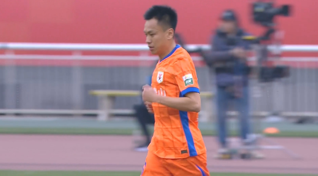  泰山半場再換2人！張弛、馬德魯加換下黃政宇、劉洋