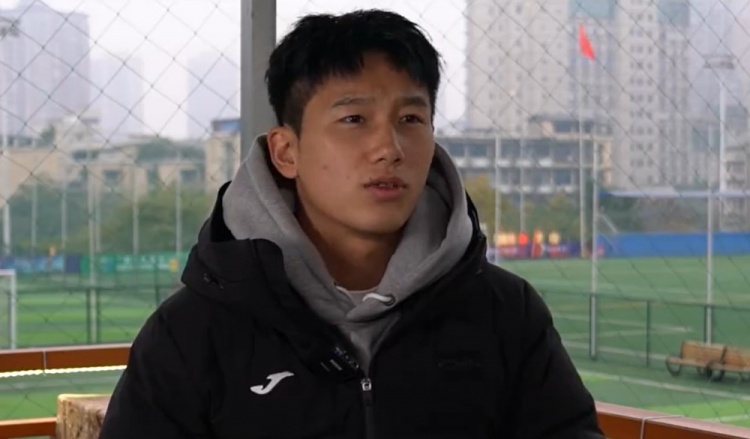  向余望：球隊逆境時我會想到C羅怎么做，就會感覺非常有勁