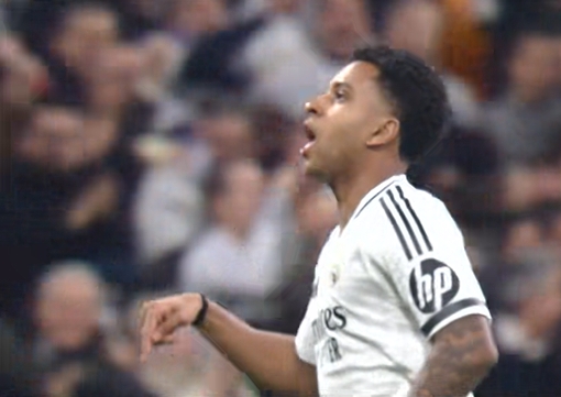  安靜！羅德里戈進(jìn)球后指著袖標(biāo)的15冠&手指向下，最后指胸口隊(duì)徽