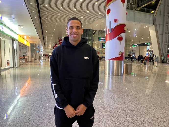  小里瓦爾多：收到很多邀請(qǐng)但父親讓我首選中國 偶像是大羅、阿德