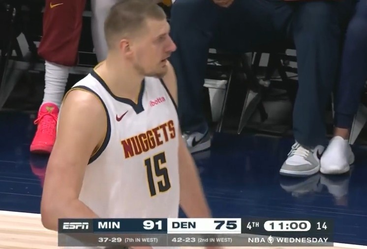  不休息！末節(jié)開始后約基奇繼續(xù)打 目前出戰(zhàn)時間全場最高