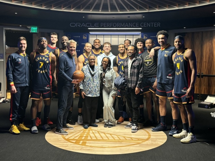  科爾談阿特爾斯妻子將比賽球交給自己：美妙時刻 感恩這里的一切