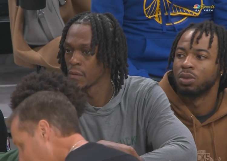  好久不見(jiàn)！隆多梳著臟臟辮 在雄鹿替補(bǔ)席觀戰(zhàn)比賽