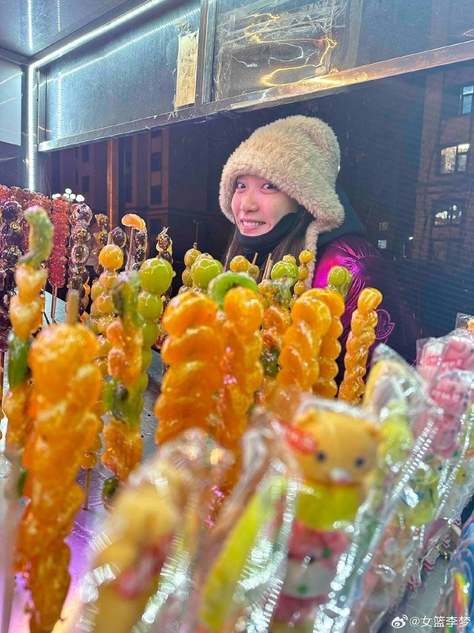  李夢曬照：又到了一個(gè)欣欣向榮的季節(jié) 我們一起越來越好