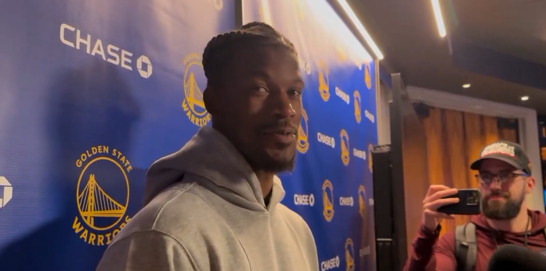  制勝蓋帽后和追夢(mèng)說了啥？巴特勒：我告訴他 他不是唯一會(huì)這個(gè)的~