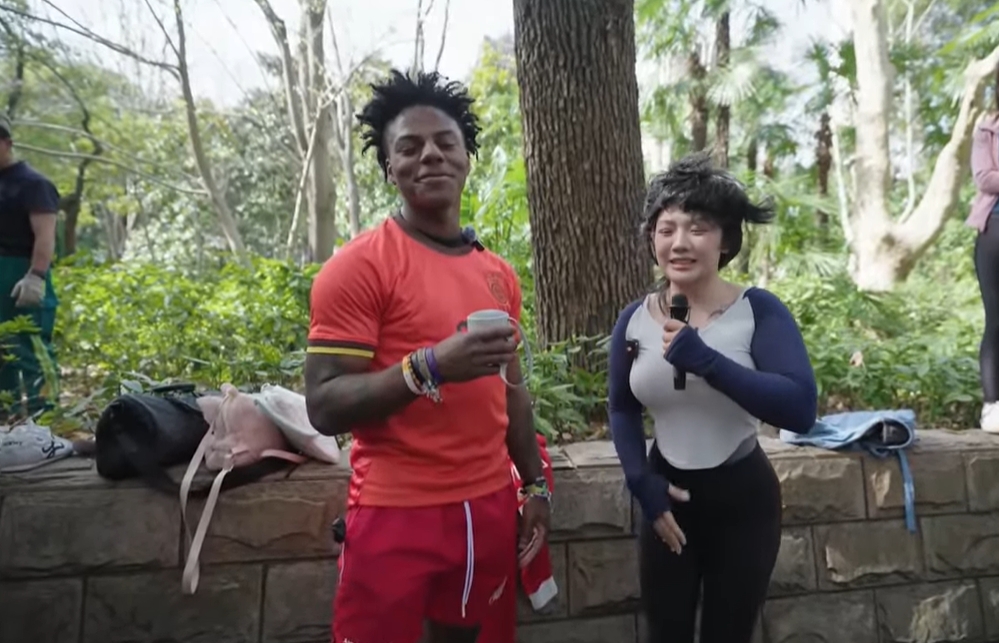  劇情拉滿！Speed中國(guó)行逛上海人民公園“相親角”