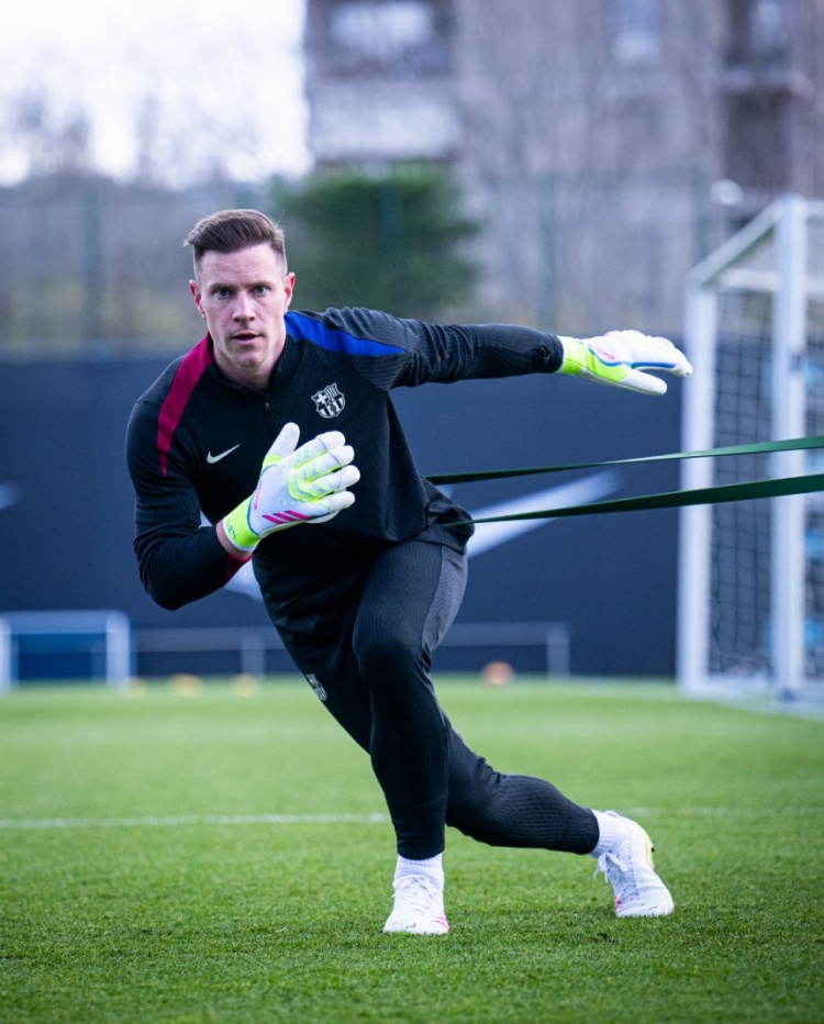  世體：特獅恢復(fù)取得明顯進展，他正在提升節(jié)奏、跳躍和撲救反應(yīng)