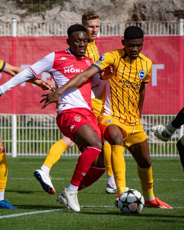  還是挺猛！巴洛貢傷愈復(fù)出，預(yù)備隊(duì)友誼賽半場(chǎng)戴帽