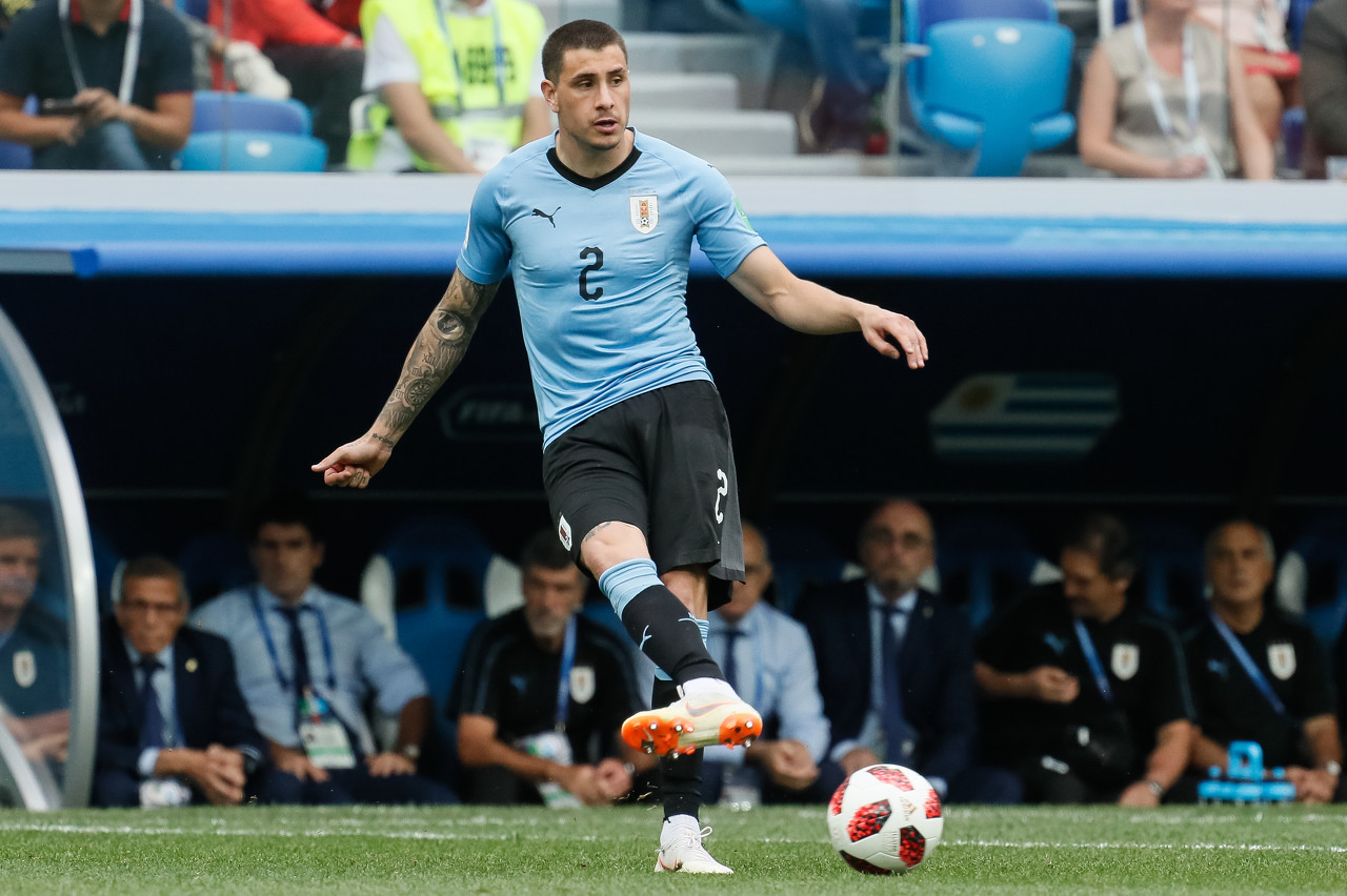  吉梅內(nèi)斯談將戰(zhàn)阿根廷：會(huì)盡量不撞到阿爾瓦雷斯，因?yàn)槲覀冃枰? class=