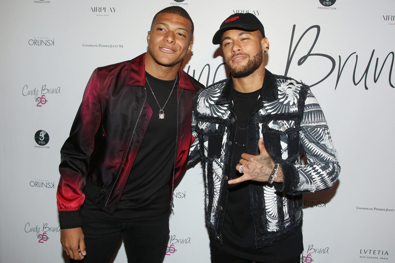  喝多了？隊報：內(nèi)馬爾曾在巴黎夜總會逃單，最后是姆巴佩替他結賬