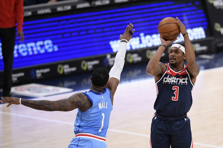  都處巔峰三人怎么選？蒂格：首發(fā)阿里納斯、替補沃爾、裁掉比爾