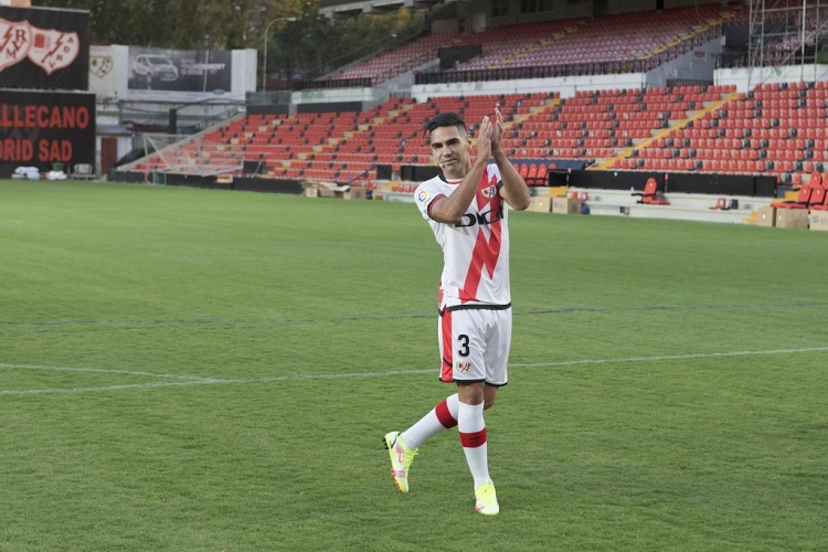  萊萬已在西甲打進62球，超越61球的馬競名宿法爾考