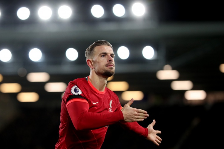  唐寧：亨德森加盟利物浦時(shí)，曾因拒絕唱入隊(duì)歌而被罰款