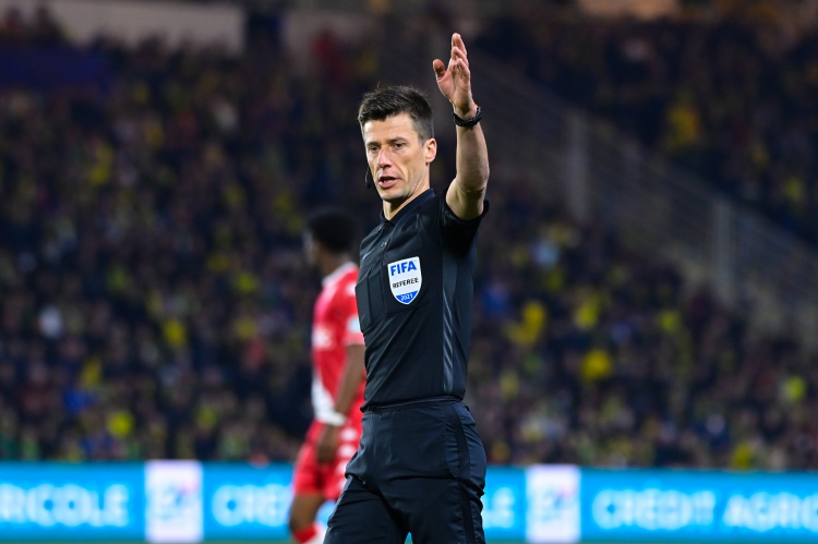  拜仁VS凱爾特人次回合裁判：法國裁判組執(zhí)法，主裁判巴斯蒂安