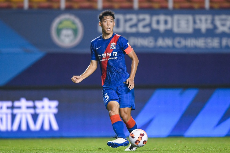  記者：朱辰杰不能完整合練出戰(zhàn)可能性不大，王世龍可能首次首發(fā)