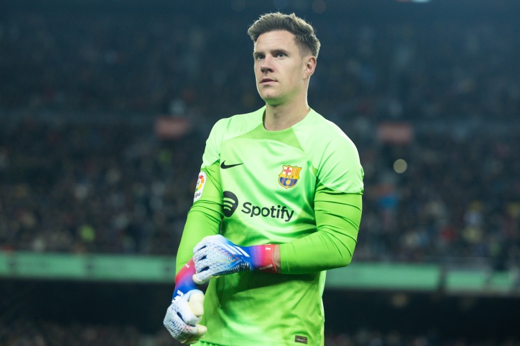  每體：特爾施特根一個月前已戴上手套，他計劃在5月份復(fù)出