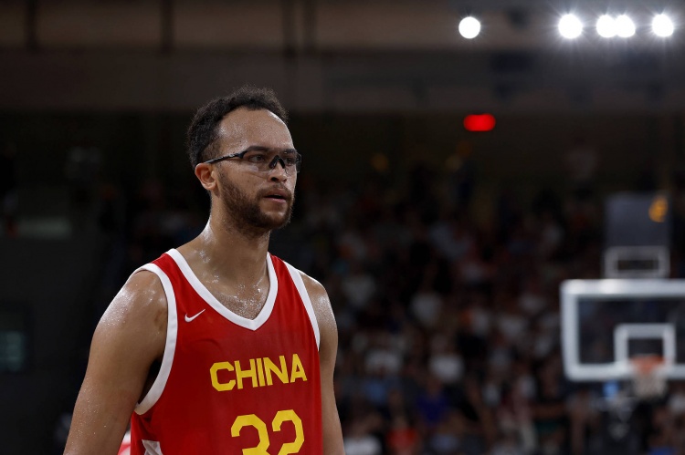  籃協(xié)主席：中國(guó)籃協(xié)將研究制定鼓勵(lì)俱樂(lè)部吸納入籍球員辦法