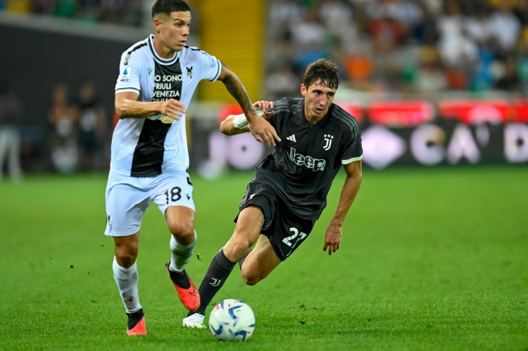  記者：坎比亞索、道格拉斯-路易斯在今天仍然單獨訓(xùn)練