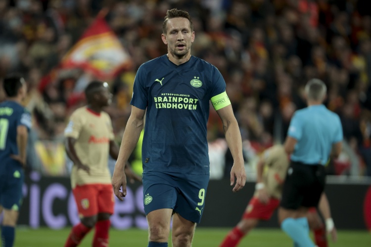  盧克-德容：我們本賽季歐冠表現(xiàn)出色，但阿森納實(shí)在太強(qiáng)了