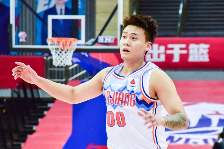  狀態(tài)回來了！趙睿18中7拿到22分5板4助1斷 正負(fù)值+15