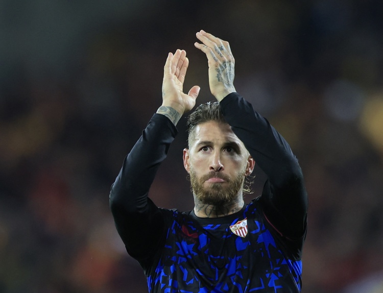  是否認(rèn)為自己是歷史最佳后衛(wèi)？拉莫斯：每個(gè)人都有自己的意見