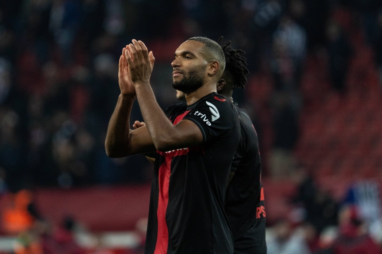  首回合0-3拜仁！勒沃庫(kù)森后衛(wèi)塔：我們要豁出去踢，為維爾茨而戰(zhàn)