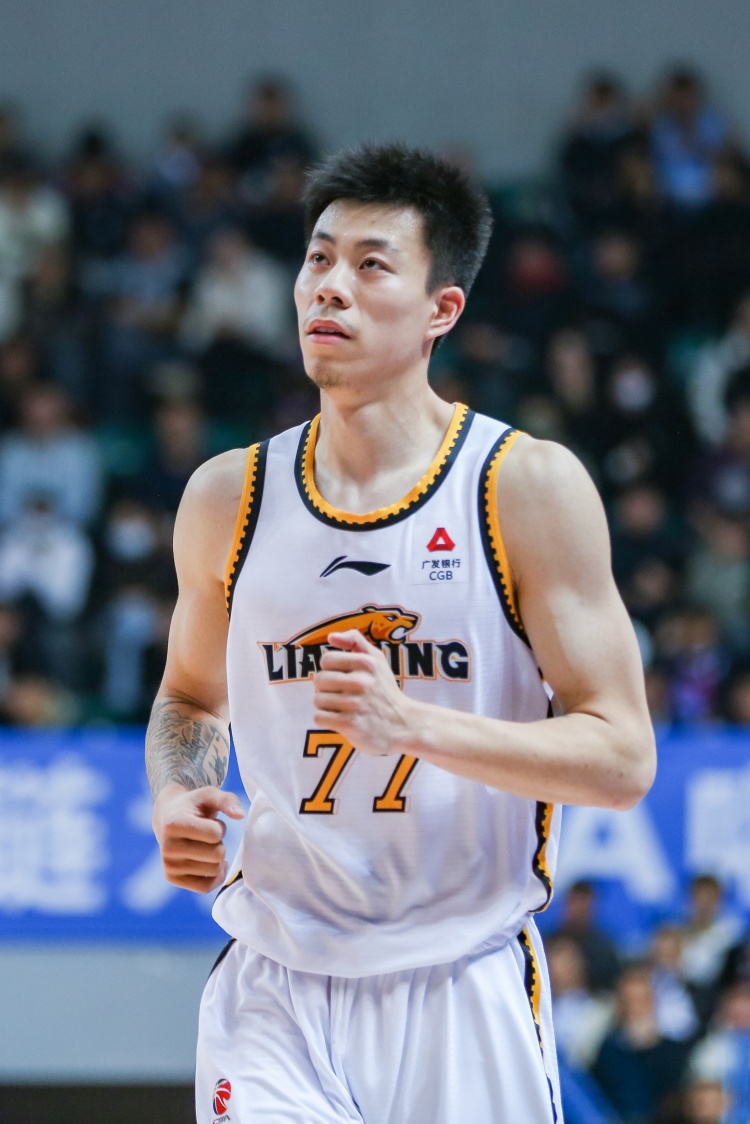  媒體人：張鎮(zhèn)麟、韓德君將因傷缺席今晚對(duì)陣北控的比賽