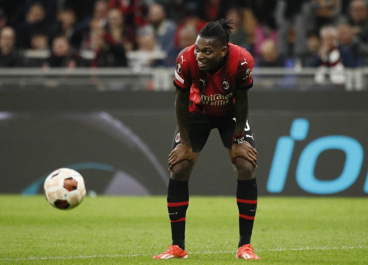  米體：超過六成米蘭球迷投票，認(rèn)為前場(chǎng)四人組中應(yīng)該讓萊奧替補(bǔ)