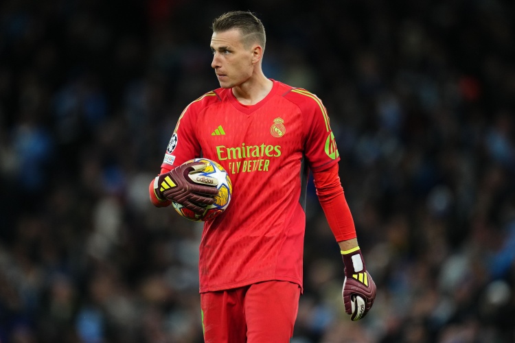  記者：如果皇馬晉級(jí)國王杯決賽，盧寧仍將出任首發(fā)門將