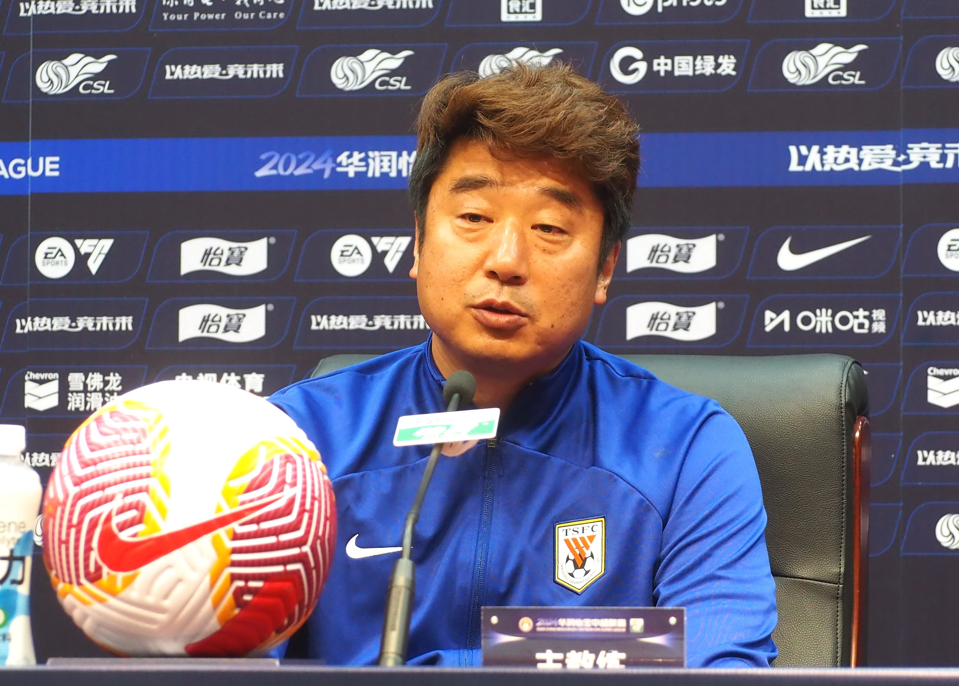  泰山助教：崔康熙想堅(jiān)持到場但身體很不適，于金永很認(rèn)真努力