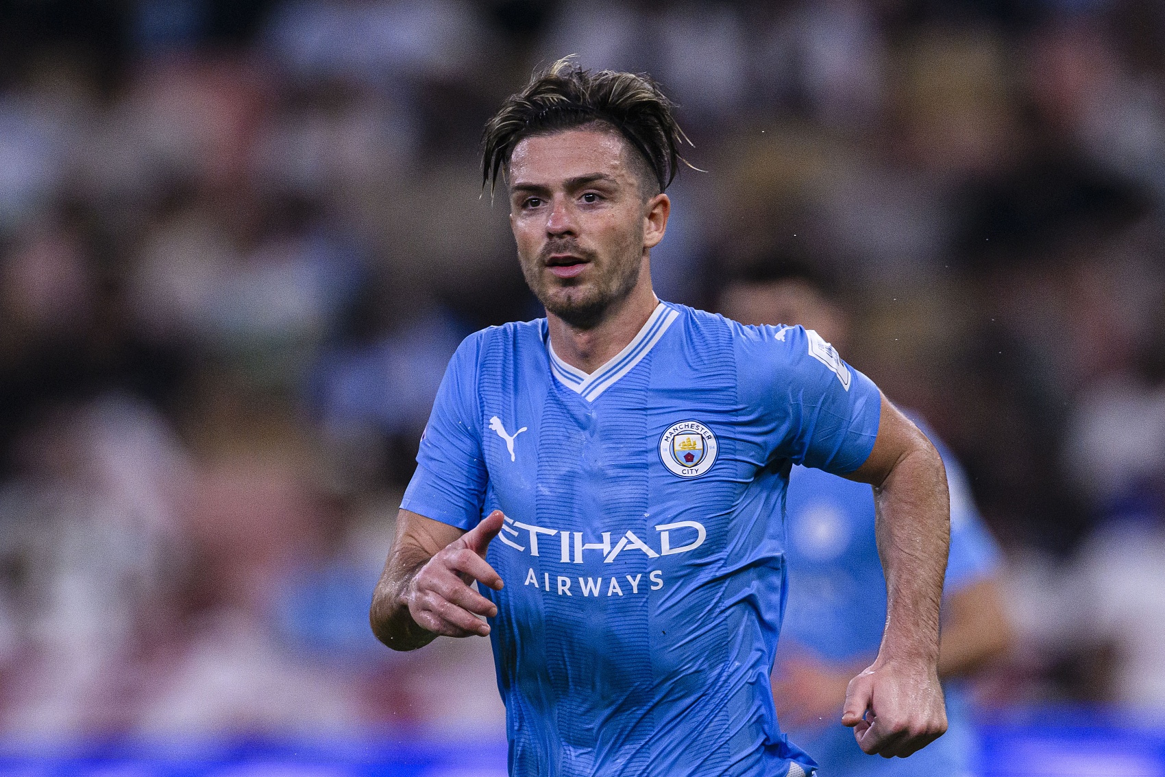  TA：格拉利什會平衡生活和訓(xùn)練，若前一天睡得晚第二天會主動加練