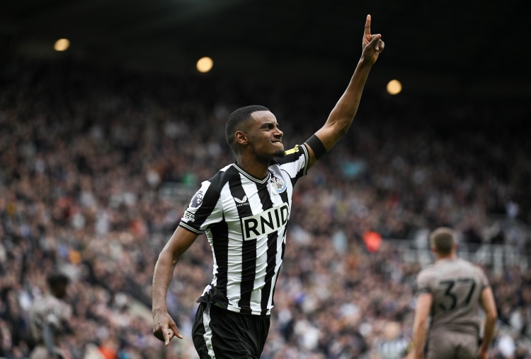  伊薩克達成50粒英超進球里程碑，成為英超進球最多的瑞典球員