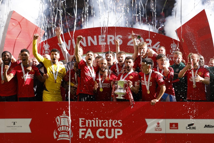  足總杯和中國足協(xié)杯模式有何區(qū)別？記者：前者打亂了抽，抽誰算誰